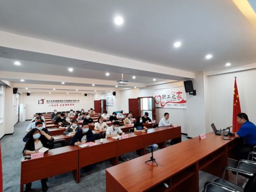 縣產(chǎn)業(yè)發(fā)展服務(wù)中心推動黨史學(xué)習(xí)教育深入企業(yè)，助力服務(wù)升級