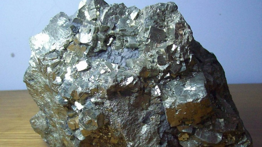 河南發(fā)現(xiàn)200億特大型金礦 黃金價(jià)格會(huì)暴跌嗎？詳解中國(guó)金礦與金屬礦石